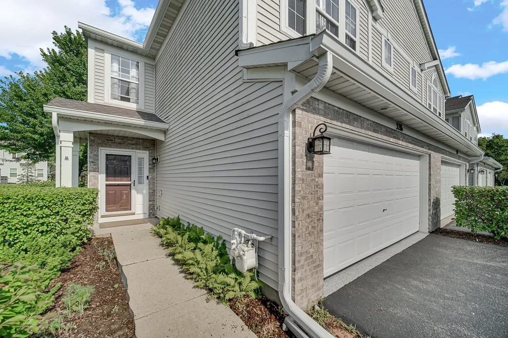 3216 Harvard Lane Lake In The Hills IL 60156