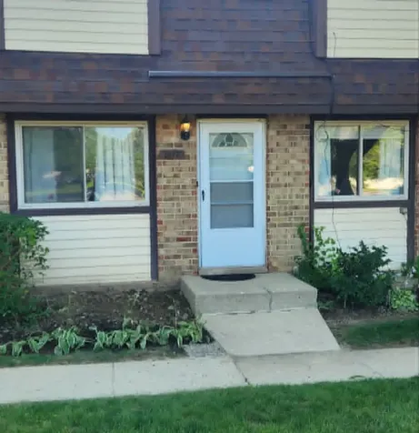 2678 Woodview Court Waukegan IL 60087