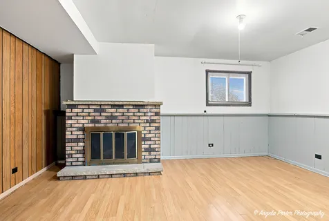 122 Hickory Street Mundelein IL 60060