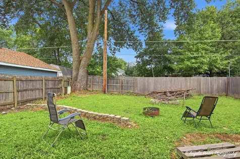 122 Hickory Street Mundelein IL 60060