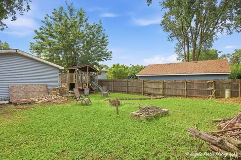 122 Hickory Street Mundelein IL 60060