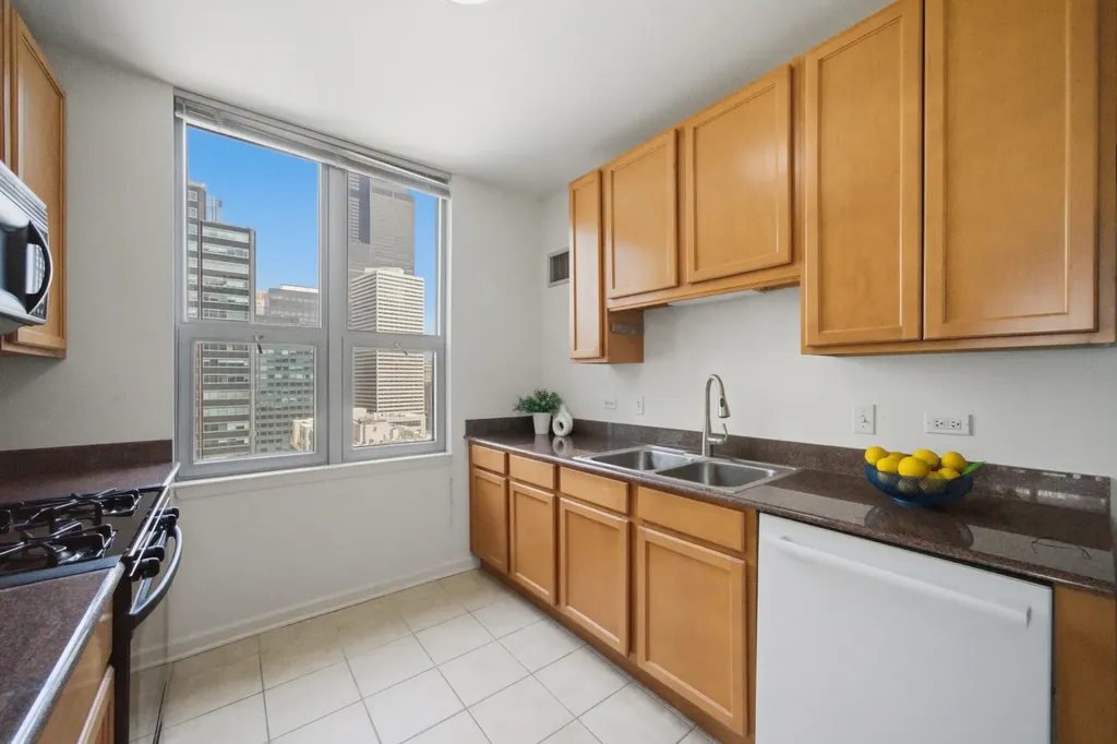 125 South Jefferson Street Chicago IL 60661