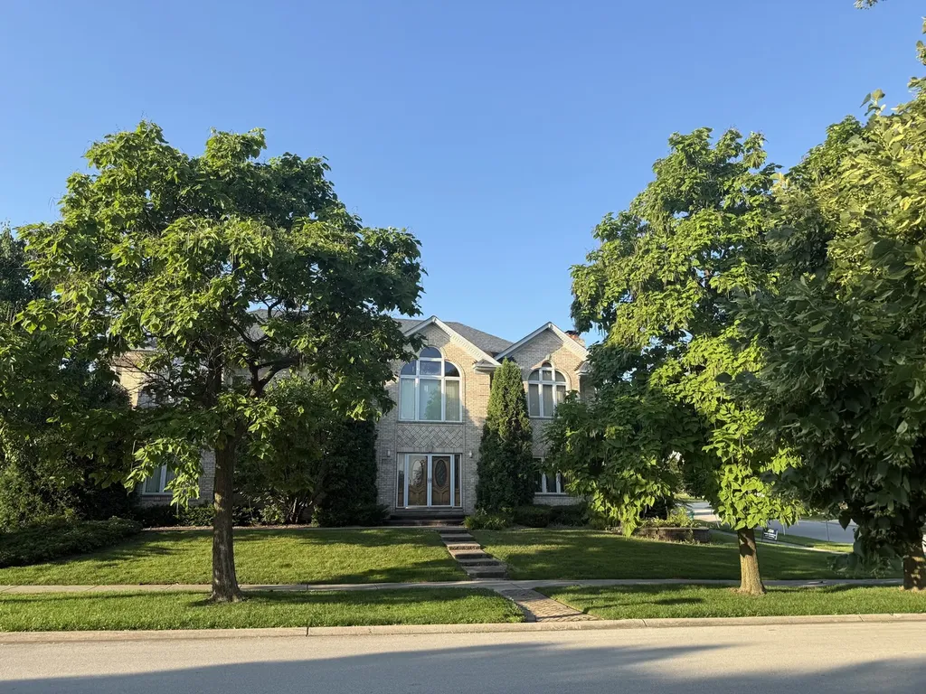 1004 Saddle Lane Lemont IL 60439