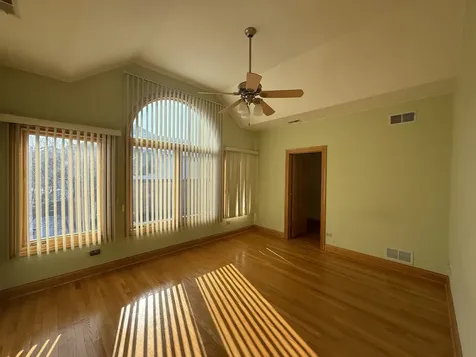 1004 Saddle Lane Lemont IL 60439