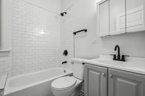 3751 North Clifton Avenue Chicago IL 60613