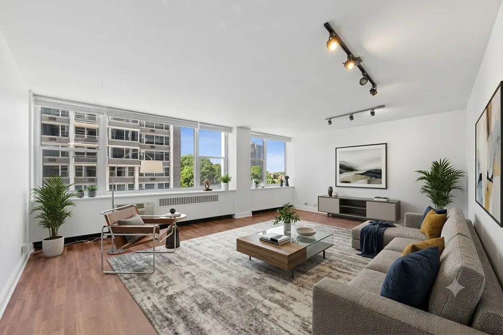 4250 North Marine Drive Chicago IL 60613