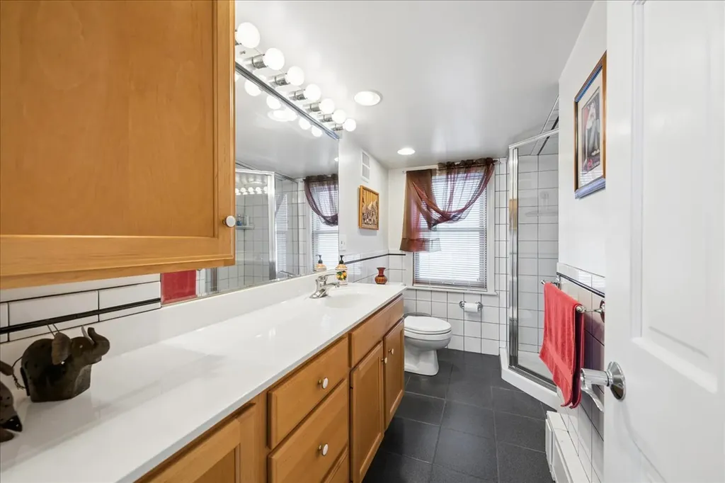5725 North Sacramento Avenue N Chicago IL 60659