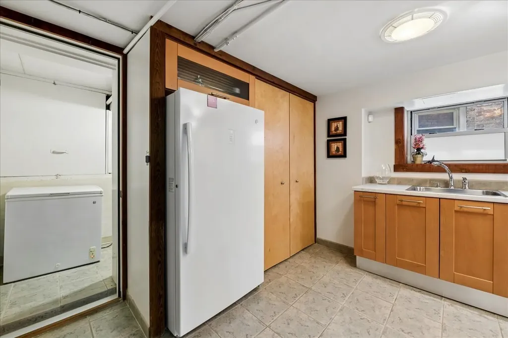 5725 North Sacramento Avenue N Chicago IL 60659