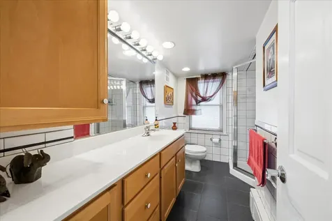 5725 North Sacramento Avenue N Chicago IL 60659