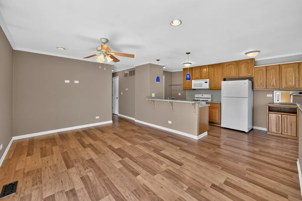 1370 Woodcutter Lane Wheaton IL 60189