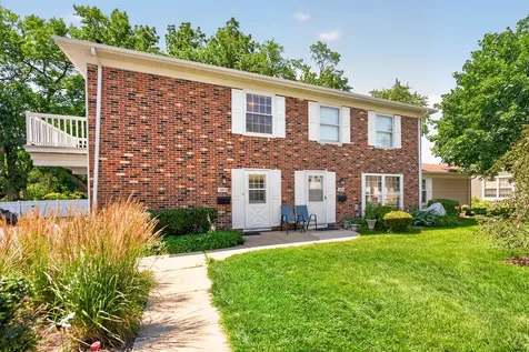 1370 Woodcutter Lane Wheaton IL 60189