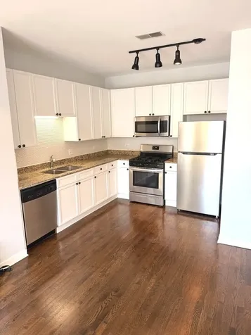1910 South State Street Chicago IL 60616