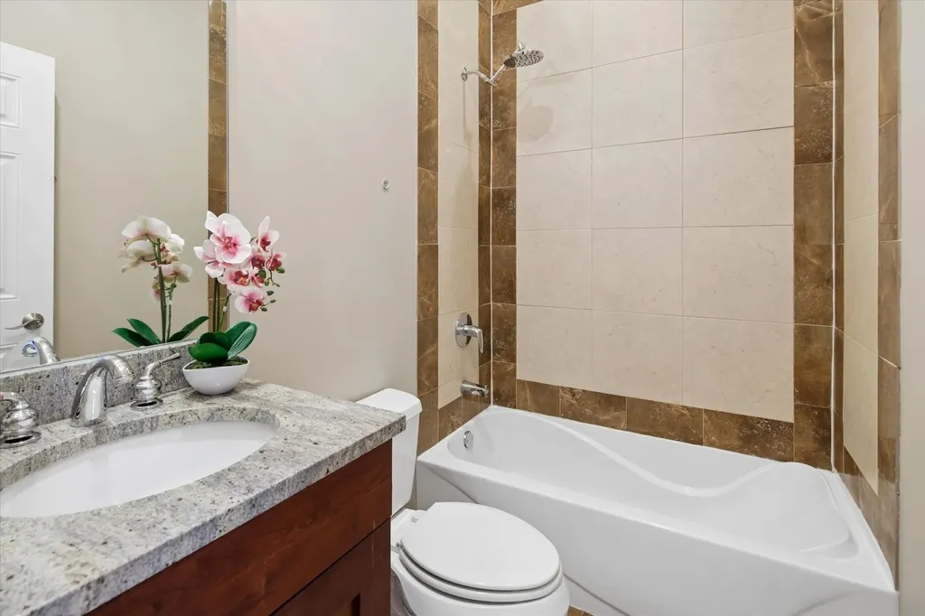 2930 North Elston Avenue Chicago IL 60618