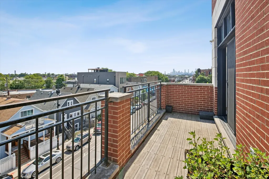 2930 North Elston Avenue Chicago IL 60618