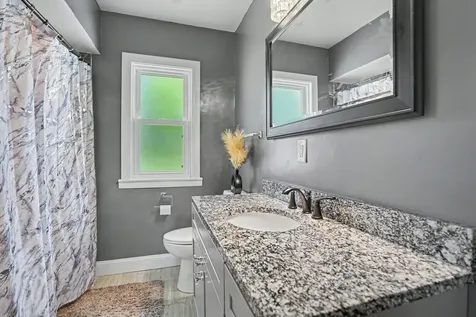 430 27TH Avenue East Moline IL 61244
