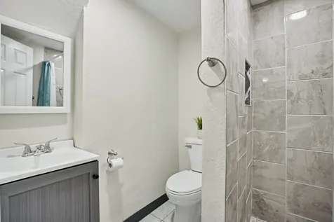 430 27TH Avenue East Moline IL 61244