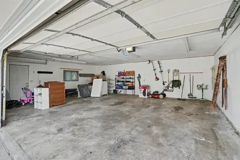 430 27TH Avenue East Moline IL 61244