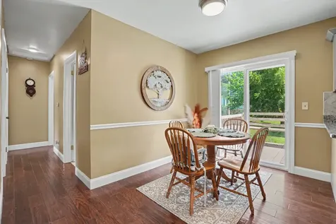 430 27TH Avenue East Moline IL 61244