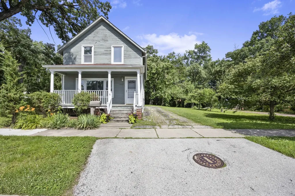 14329 South Beacon Avenue Orland Park IL 60462