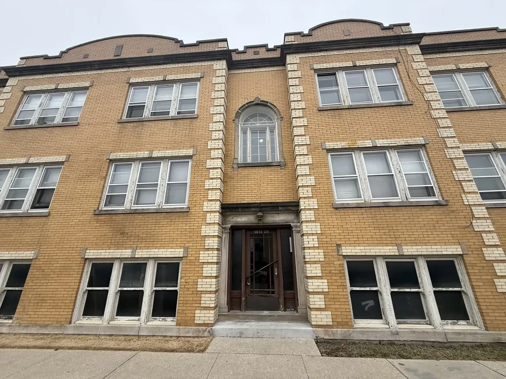 6833 21ST Street Berwyn IL 60402