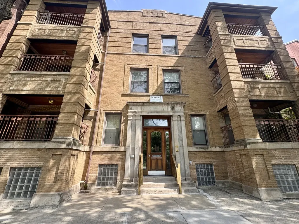 706 East 51st Street Chicago IL 60615