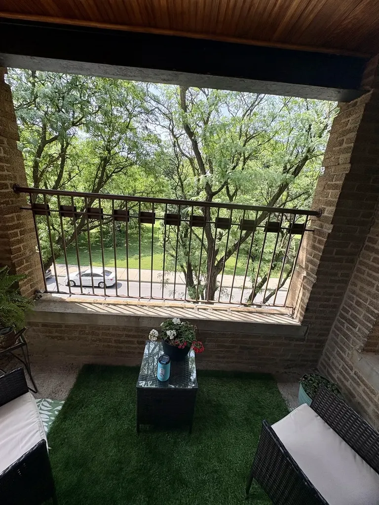 706 East 51st Street Chicago IL 60615