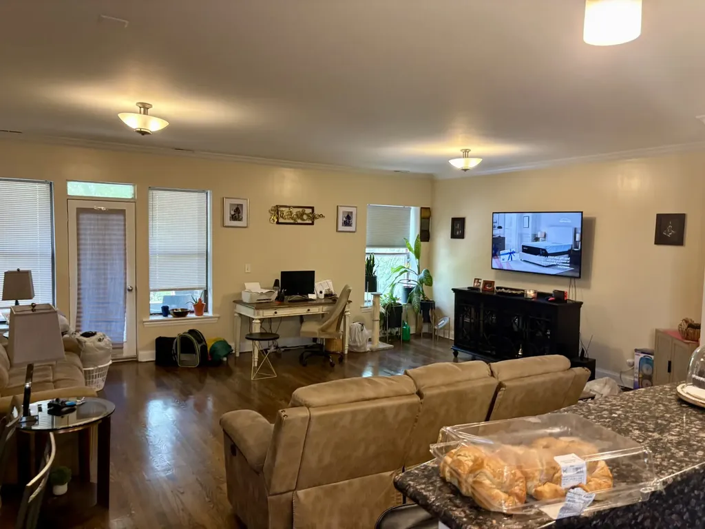 706 East 51st Street Chicago IL 60615