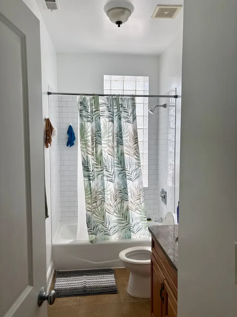 706 East 51st Street Chicago IL 60615