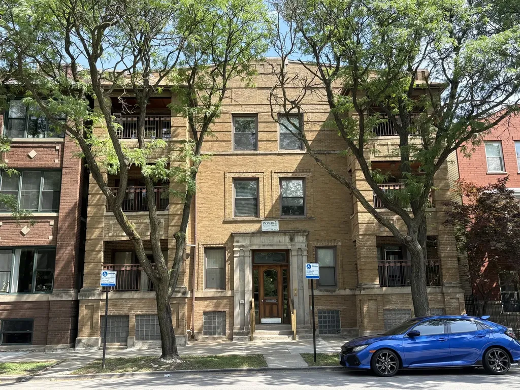706 East 51st Street Chicago IL 60615