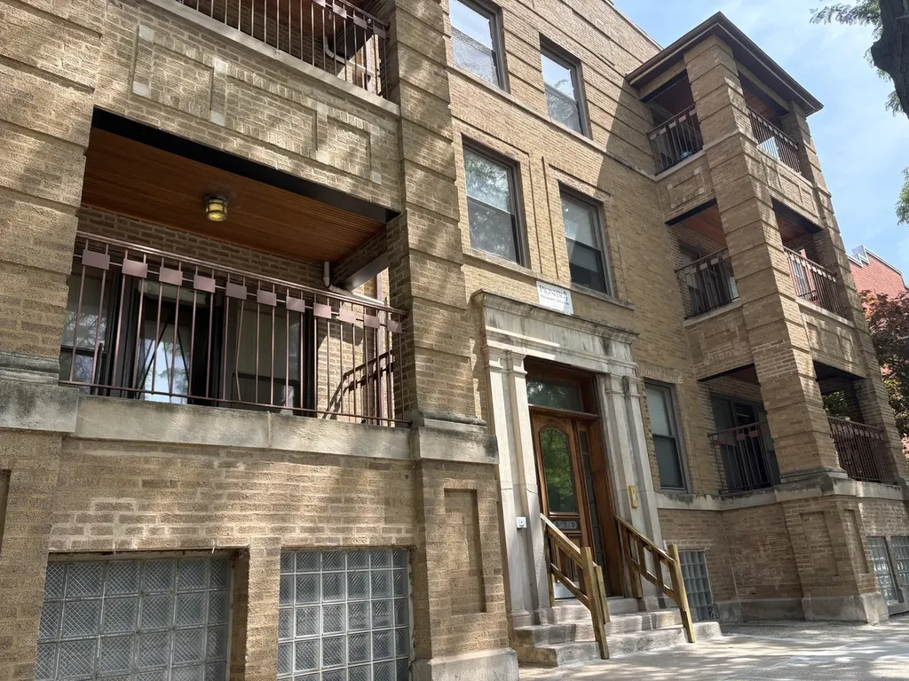 706 East 51st Street Chicago IL 60615