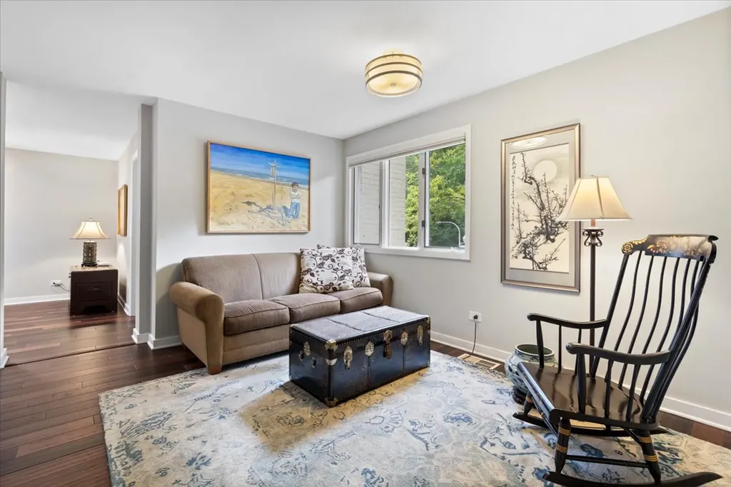 945 South Park Terrace Chicago IL 60605