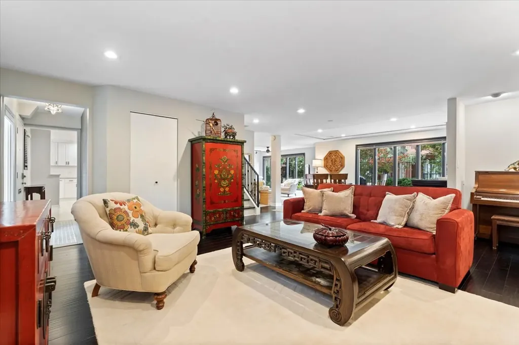 945 South Park Terrace Chicago IL 60605
