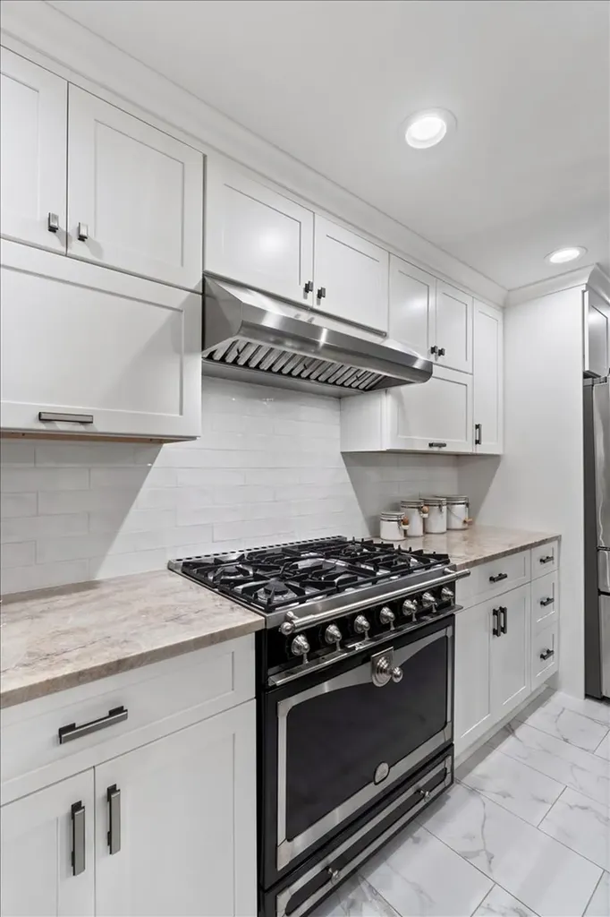 945 South Park Terrace Chicago IL 60605