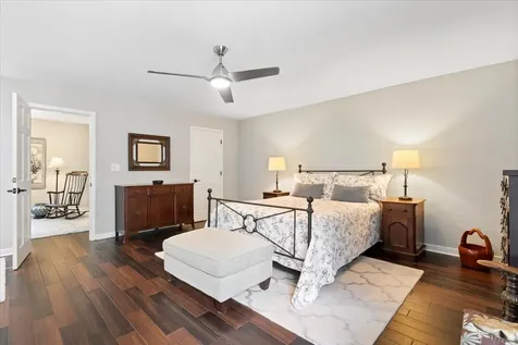 945 South Park Terrace Chicago IL 60605