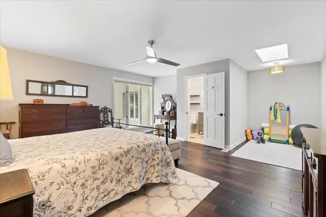 945 South Park Terrace Chicago IL 60605