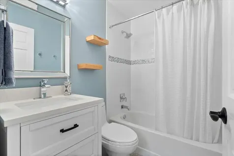 945 South Park Terrace Chicago IL 60605