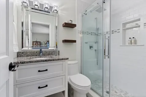 945 South Park Terrace Chicago IL 60605