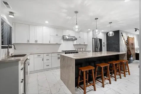 945 South Park Terrace Chicago IL 60605