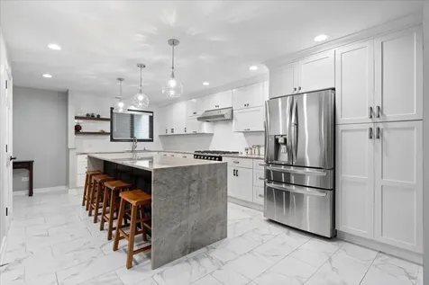 945 South Park Terrace Chicago IL 60605
