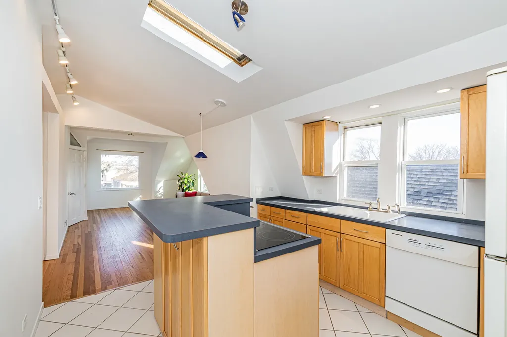 3254 North Nagle Avenue Chicago IL 60634