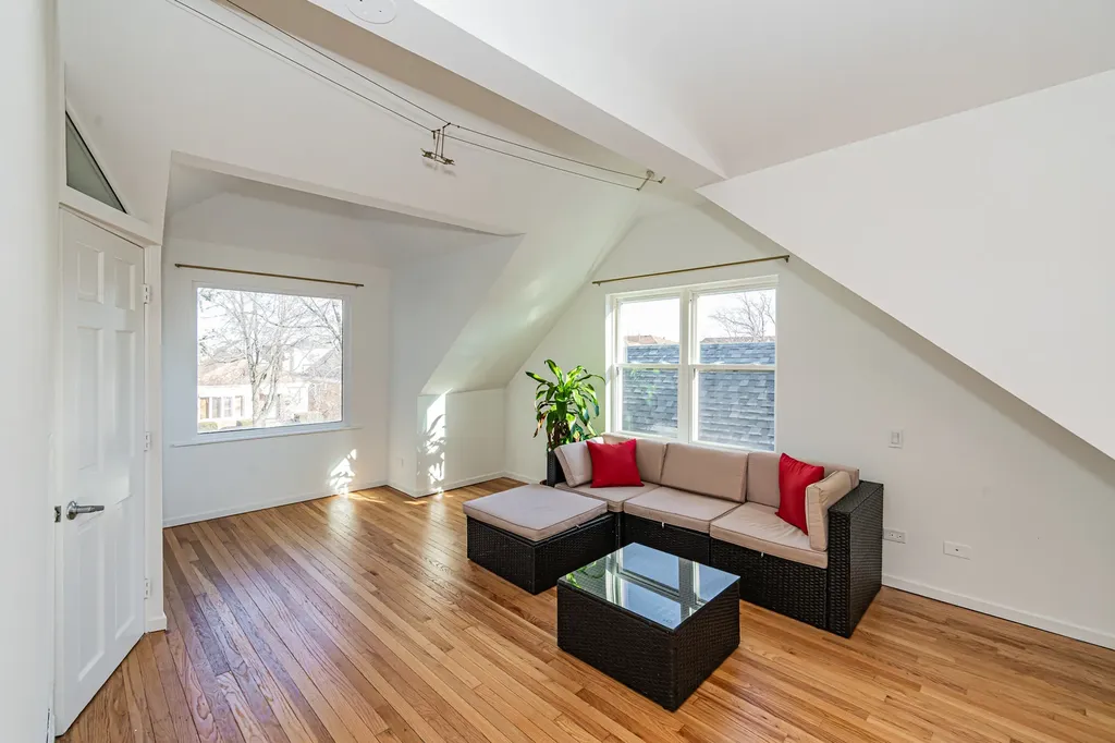 3254 North Nagle Avenue Chicago IL 60634