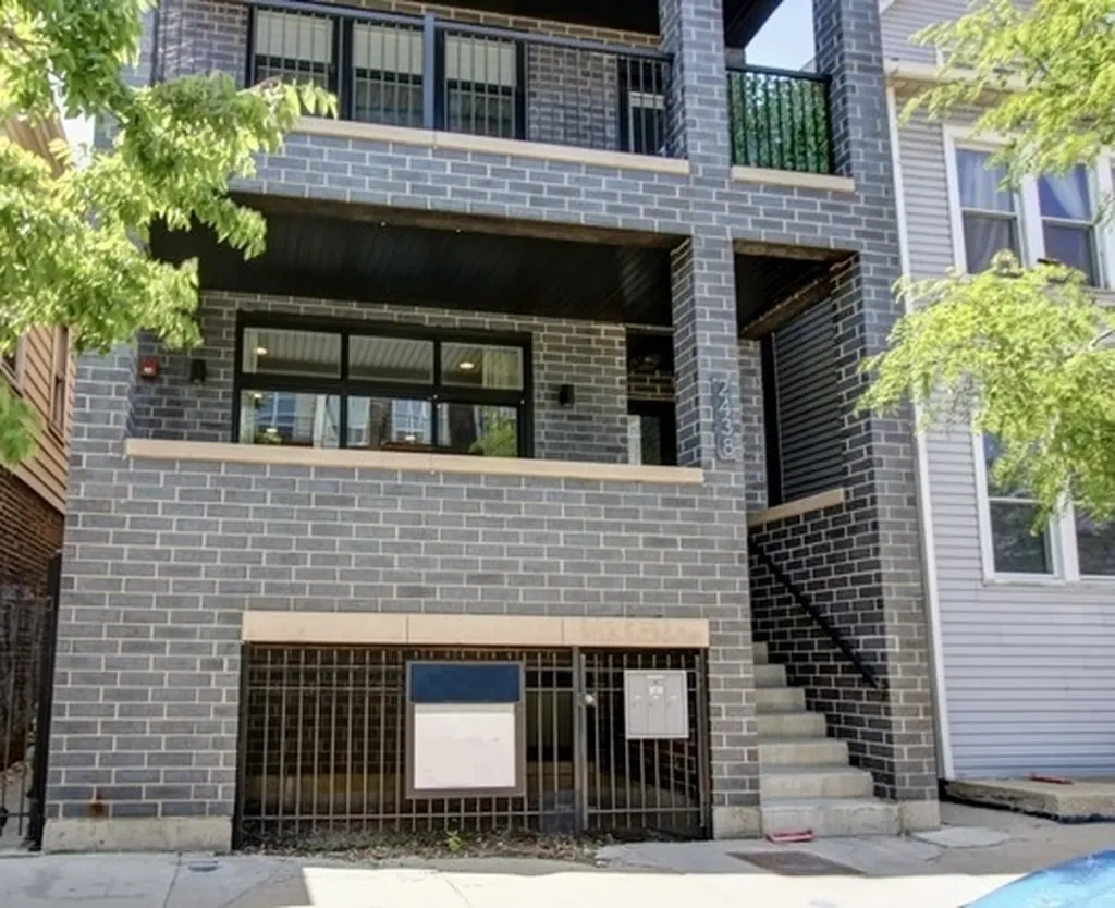 2438 North Western Avenue Chicago IL 60647