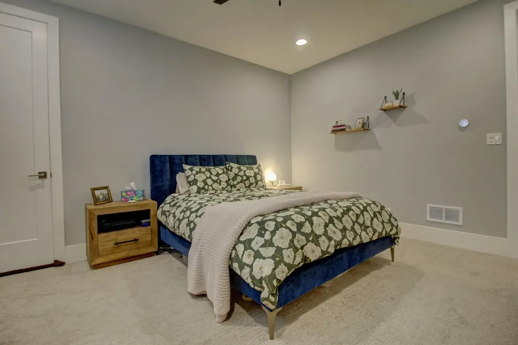 2438 North Western Avenue Chicago IL 60647