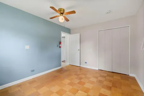 818 Leahy Circle Des Plaines IL 60016