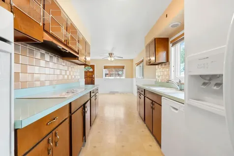 818 Leahy Circle Des Plaines IL 60016