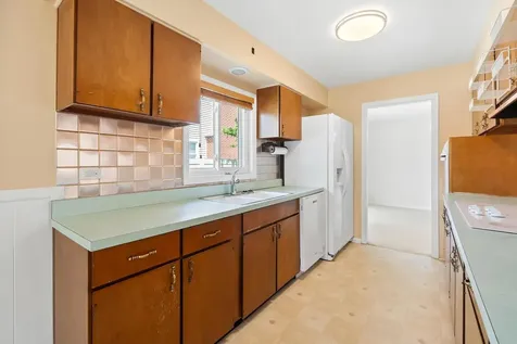 818 Leahy Circle Des Plaines IL 60016