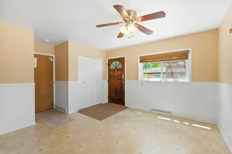 818 Leahy Circle Des Plaines IL 60016