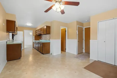 818 Leahy Circle Des Plaines IL 60016