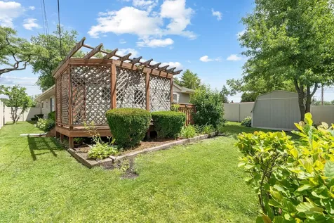 818 Leahy Circle Des Plaines IL 60016