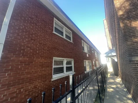 7832 South Cregier Avenue Chicago IL 60649